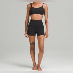 NEVER WORN Lululemon Size 4 Align High Rise Short 4” in black